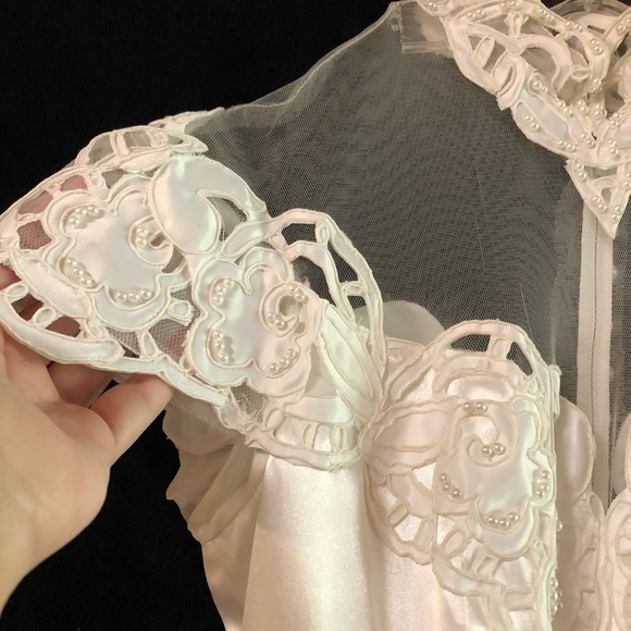 White wedding, prom or pageant gown - Picture 2 of 8